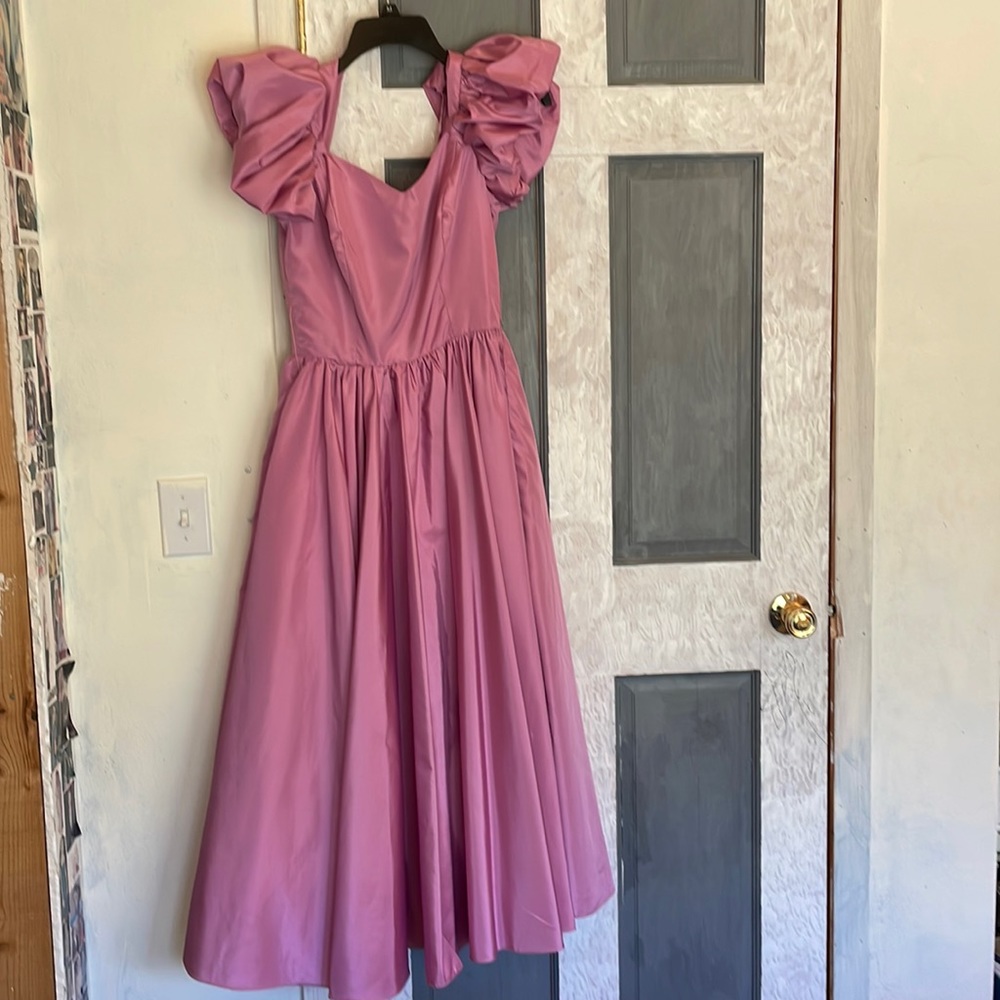 Beautiful prom, party or wedding dress!